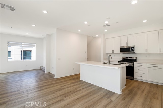 Detail Gallery Image 7 of 34 For 661 Panorama Ln, La Puente,  CA 91744 - 2 Beds | 2/1 Baths