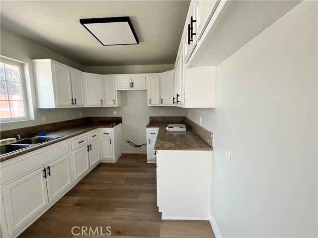 Detail Gallery Image 4 of 14 For 1004 S Riverside Ave #B-2,  Rialto,  CA 92376 - 3 Beds | 2/1 Baths