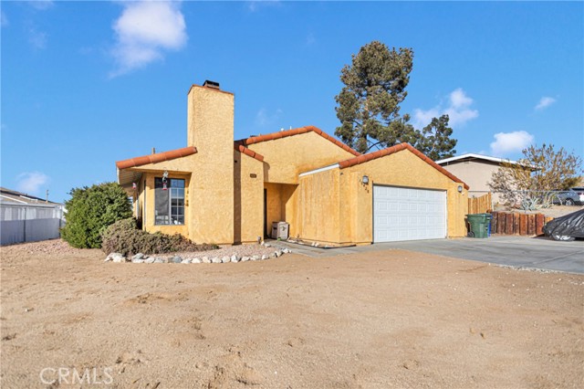 Detail Gallery Image 3 of 26 For 16428 Tolowa Rd, Apple Valley,  CA 92307 - 3 Beds | 2 Baths