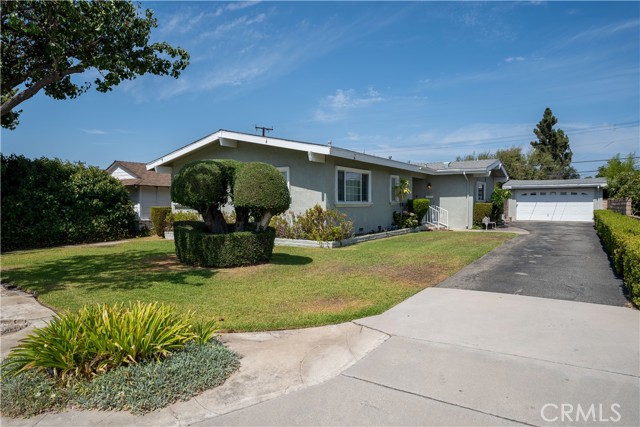 Detail Gallery Image 1 of 1 For 14733 Biola Ave, La Mirada,  CA 90638 - 3 Beds | 2 Baths