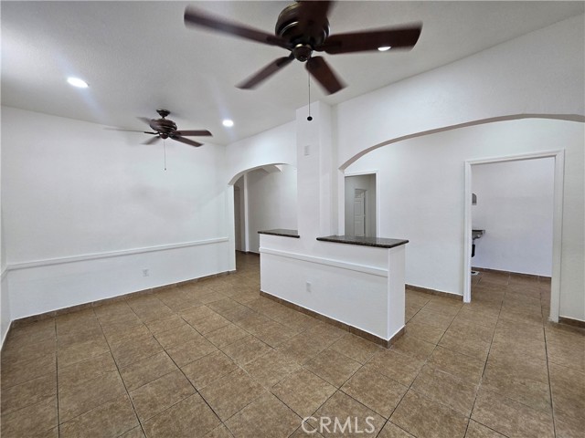 Image 13 of 39 For 1448 Blackstone Avenue