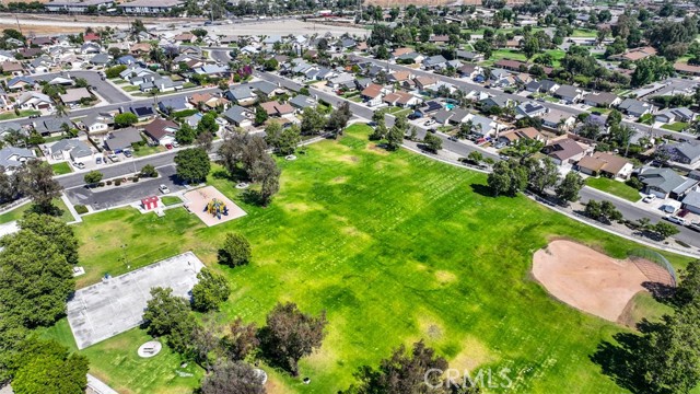 3012 Homer Circle, Jurupa Valley CA: https://media.crmls.org/medias/4abc2fdb-fbe1-4788-aca1-d3f5dbdff7c8.jpg