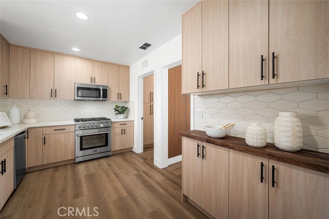 2312 Iroquois Avenue, Long Beach CA: https://media.crmls.org/medias/4abc32ad-1a50-45b6-8980-1944194ac722.jpg
