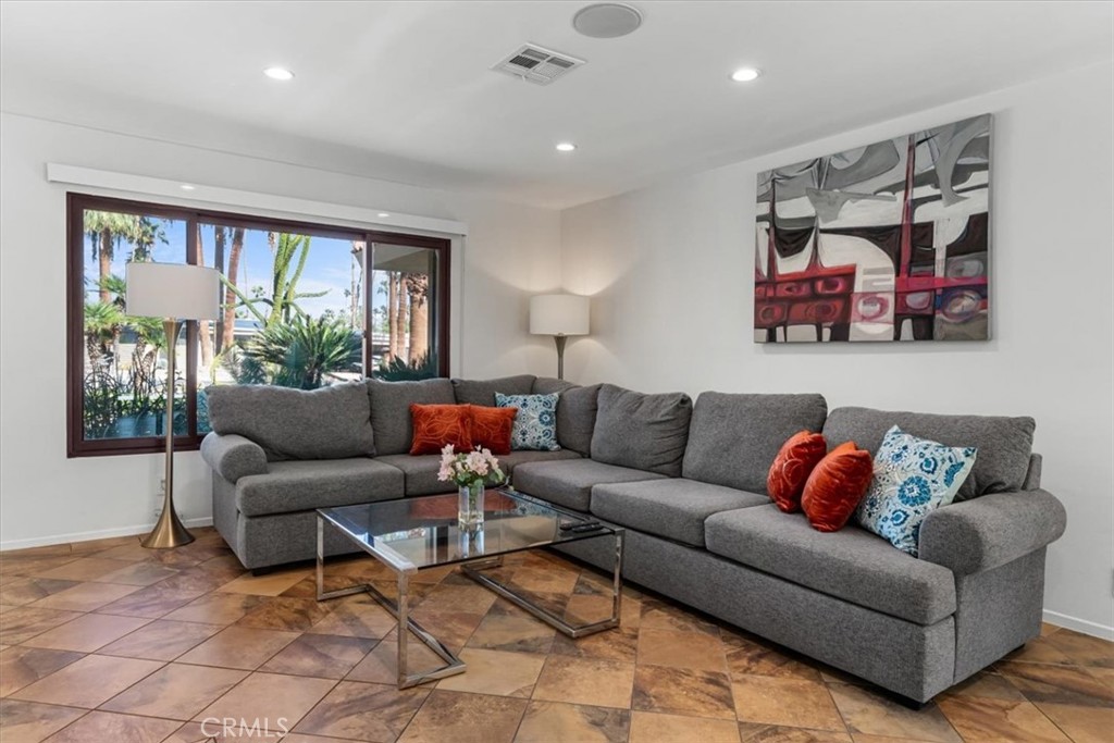 MLS #SR25252227 image #7