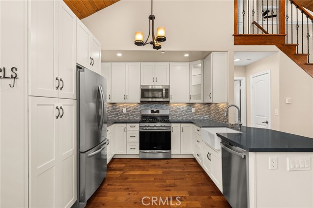 Detail Gallery Image 13 of 45 For 1158 Klondike, Lake Arrowhead,  CA 92352 - 4 Beds | 2/1 Baths