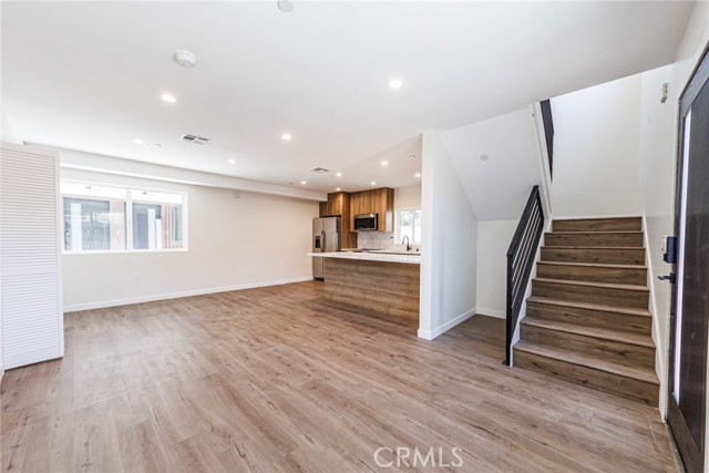 Detail Gallery Image 6 of 22 For 1855 Crenshaw Bld, Los Angeles,  CA 90019 - 4 Beds | 3 Baths