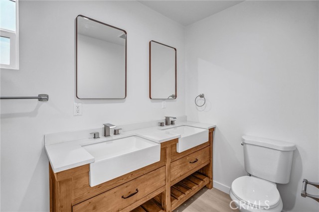 10517 Firmona Avenue, Inglewood CA: https://media.crmls.org/medias/4abd906e-dc02-433c-9cf7-3fbcff04fade.jpg