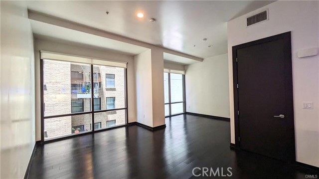 Detail Gallery Image 4 of 15 For 655 S Hope St #806,  Los Angeles,  CA 90017 - 1 Beds | 1 Baths