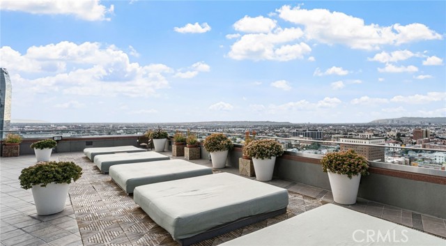 Detail Gallery Image 16 of 37 For 1100 Wilshire Bld #2608,  Los Angeles,  CA 90017 - 1 Beds | 1 Baths