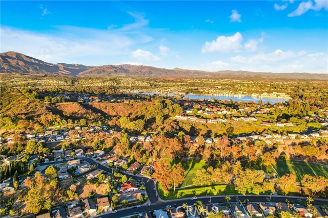22701 Via Tercero, Mission Viejo CA: https://media.crmls.org/medias/4abf03d4-918a-4972-aec1-ac47683bdefe.jpg