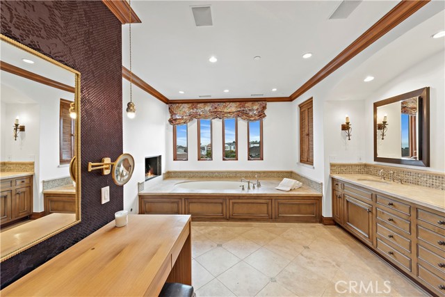 Detail Gallery Image 25 of 47 For 206 Driftwood Rd, Corona Del Mar,  CA 92625 - 4 Beds | 5/1 Baths