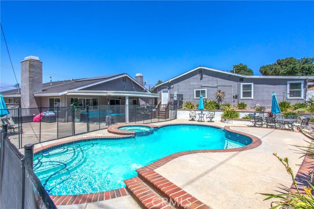 31607 Florida Street, Redlands CA: https://media.crmls.org/medias/4abfd95a-79b3-4a98-84bc-7be43ea263ab.jpg