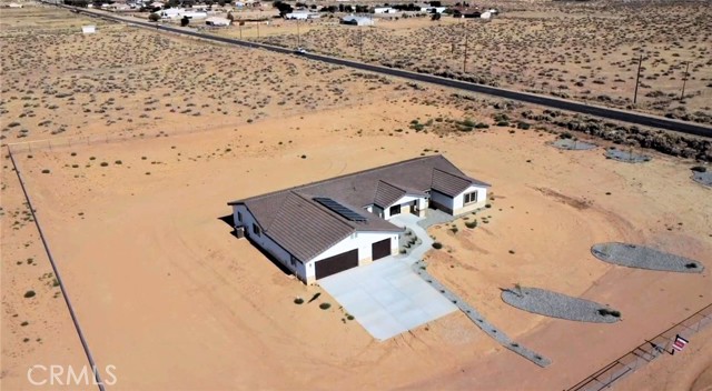 16925 Nanticoke Road, Apple Valley CA: https://media.crmls.org/medias/4ac01bbb-c5e7-4c78-b239-f0f0397ec2d9.jpg