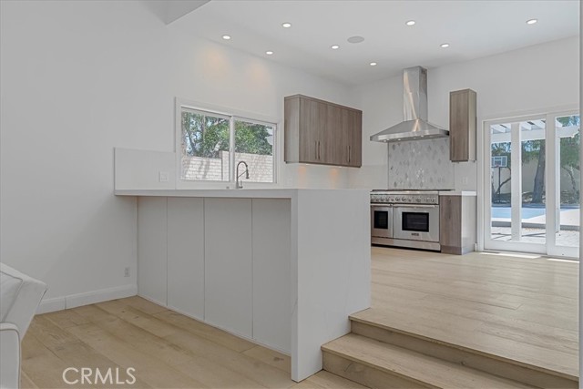 Image 12 of 39 For 23760 Oakfield Road
