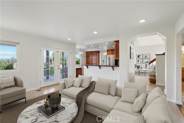 Detail Gallery Image 8 of 25 For 729 La Loma Ln, Corona,  CA 92879 - 4 Beds | 2/1 Baths