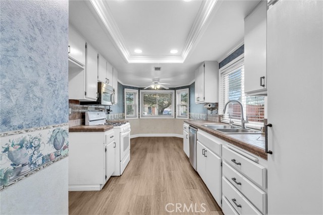 Detail Gallery Image 7 of 28 For 3901 San Lorenzo River, Ontario,  CA 91761 - 4 Beds | 2 Baths