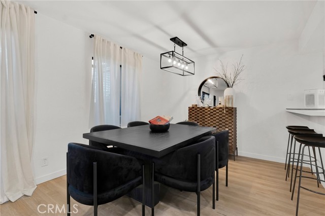 Detail Gallery Image 7 of 21 For 5530 Thornburn St #102,  Los Angeles,  CA 90045 - 2 Beds | 2 Baths