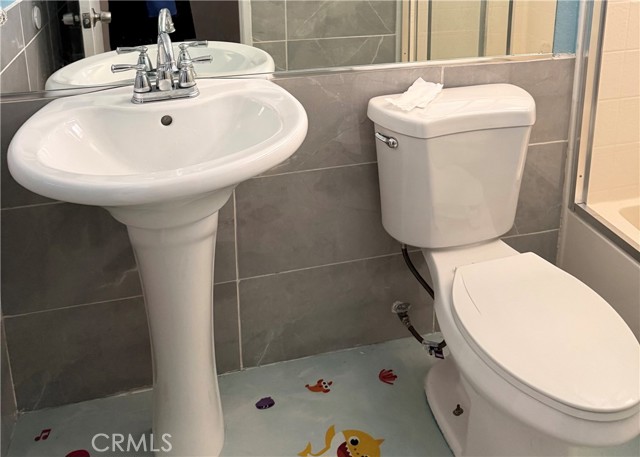 Detail Gallery Image 16 of 18 For 13412 Fox Point Rd, Victorville,  CA 92392 - 4 Beds | 3 Baths