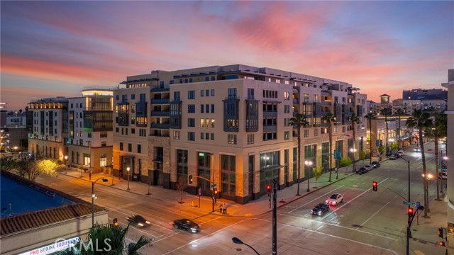 Detail Gallery Image 1 of 42 For 39 S Los Robles #5007,  Pasadena,  CA 91101 - 3 Beds | 3 Baths