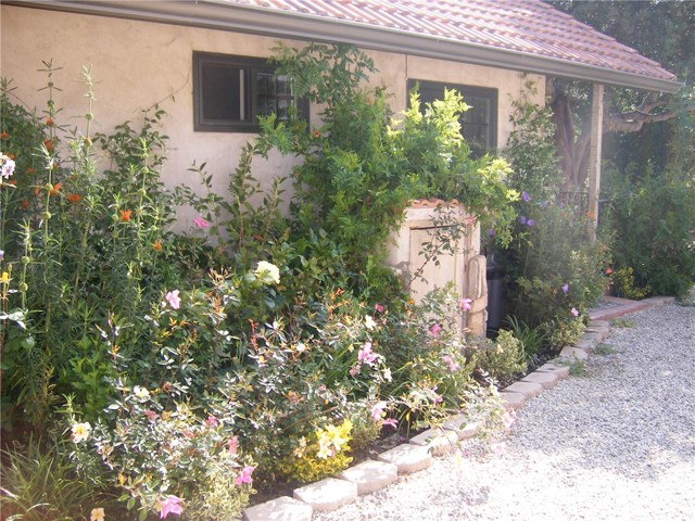 Detail Gallery Image 34 of 36 For 1248 Rocky Rd #2,  Simi Valley,  CA 93063 - 2 Beds | 2/1 Baths