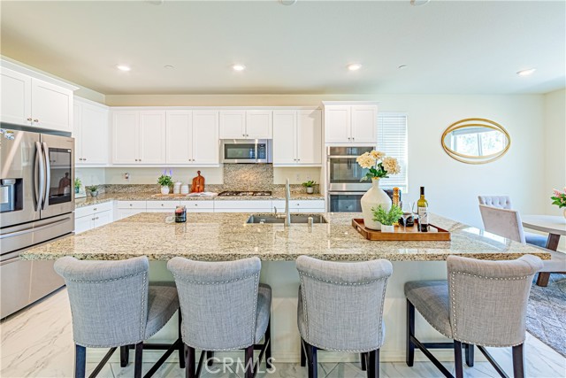 4040 S Bowery Place, Ontario CA: https://media.crmls.org/medias/4ac297c5-1f5b-4a6e-ac84-b4d579ac7eac.jpg