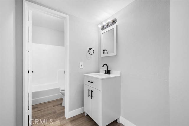 645 Chestnut Avenue, Long Beach CA: https://media.crmls.org/medias/4ac33a93-8714-457a-9316-5300948ca459.jpg