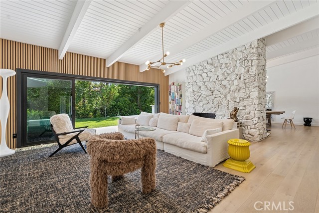 Detail Gallery Image 9 of 53 For 5700 El Canon Ave, Woodland Hills,  CA 91367 - 3 Beds | 3 Baths