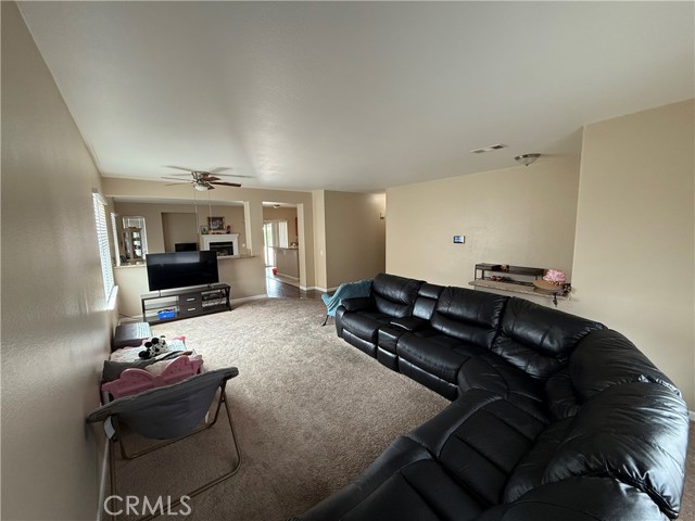 Detail Gallery Image 9 of 45 For 13767 Buttermilk Rd, Victorville,  CA 92392 - 4 Beds | 3 Baths