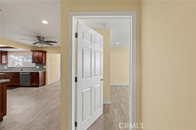 Detail Gallery Image 23 of 38 For 8558 11th, Downey,  CA 90241 - 4 Beds | 3/1 Baths