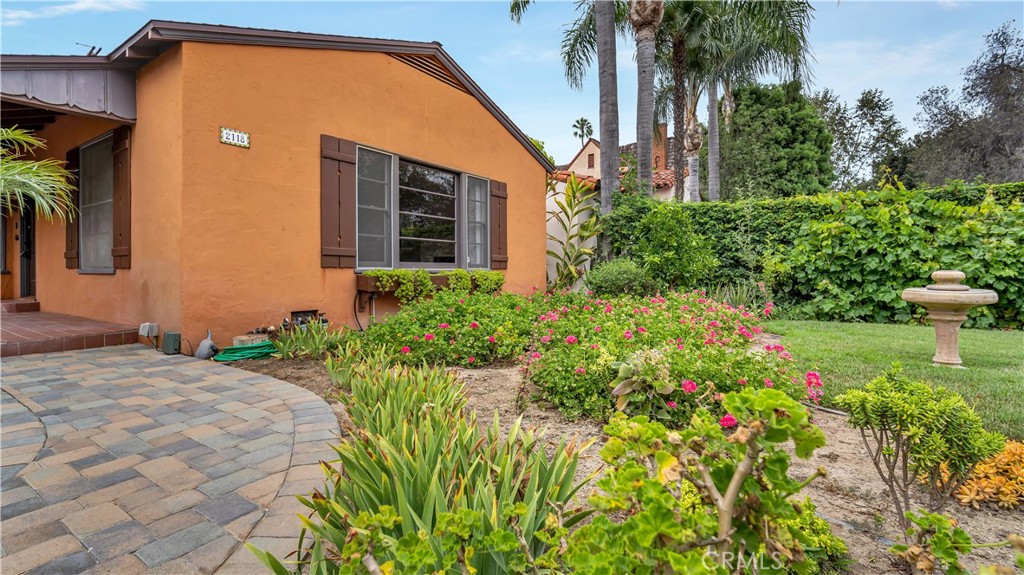 2118 Greenleaf Street