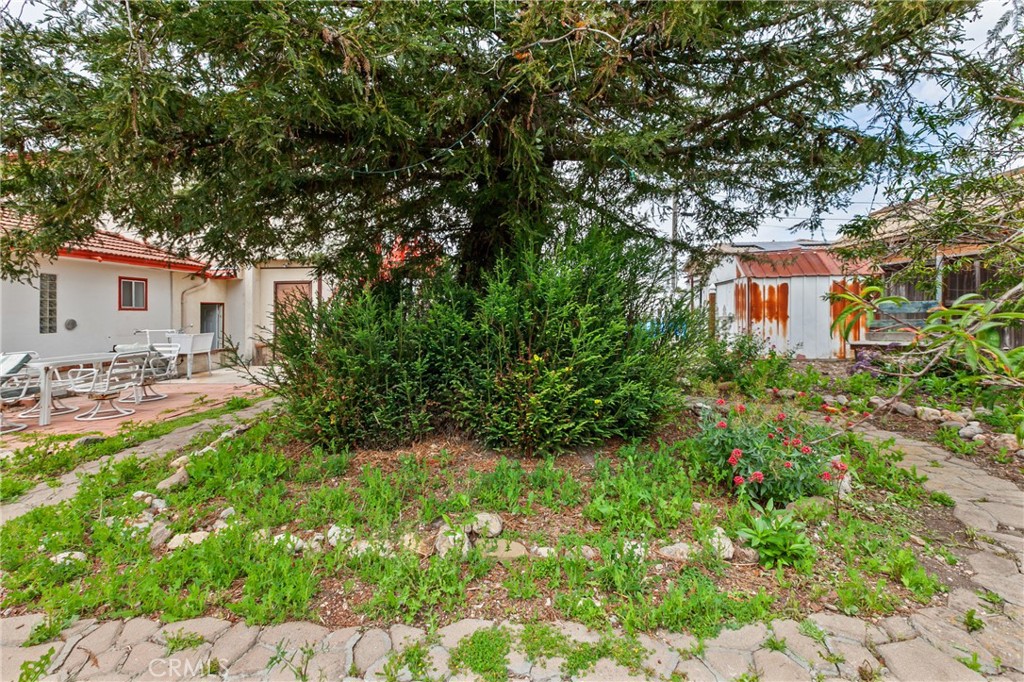 https://media.crmls.org/medias/4ac655bb-5941-47e4-b394-7c54052088a5.jpg?preset=X-Large