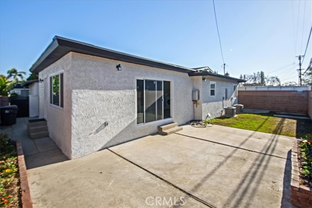 Detail Gallery Image 26 of 28 For 2125 Vuelta Grande Ave, Long Beach,  CA 90815 - 3 Beds | 2/1 Baths