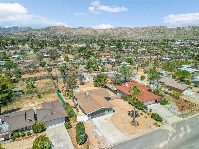 Detail Gallery Image 7 of 26 For 7658 Deer Trl, Yucca Valley,  CA 92284 - 2 Beds | 2 Baths