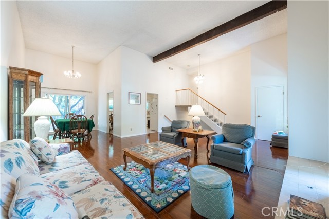 Detail Gallery Image 3 of 17 For 17005 Escalon Dr, Encino,  CA 91436 - 3 Beds | 2/1 Baths