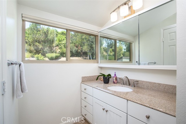 Detail Gallery Image 14 of 21 For 33422 Valley View Ct #5,  Dana Point,  CA 92629 - 2 Beds | 2/1 Baths