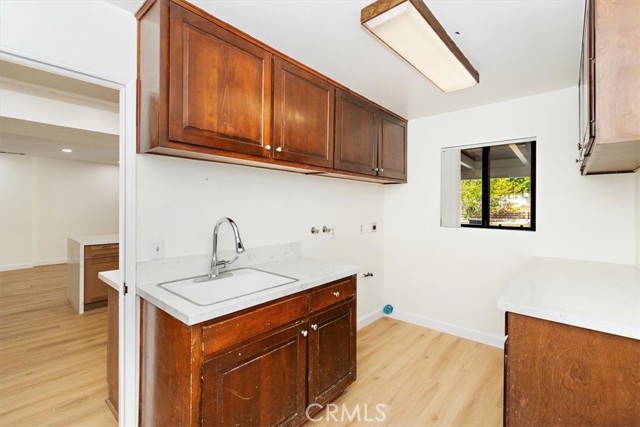 INDOOR LAUNDRY ROOM