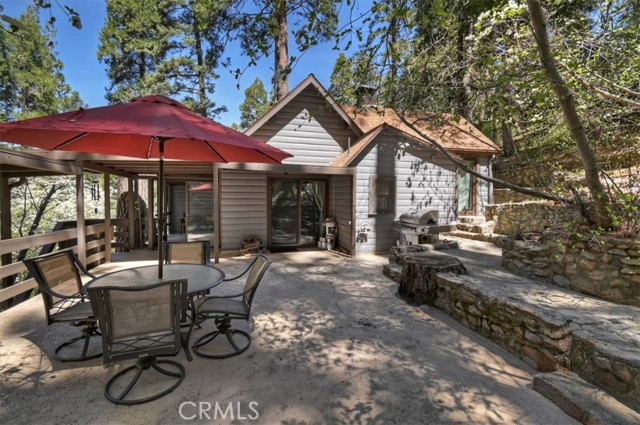 Detail Gallery Image 3 of 52 For 851 Cottage Grove, Lake Arrowhead,  CA 92352 - 2 Beds | 2 Baths