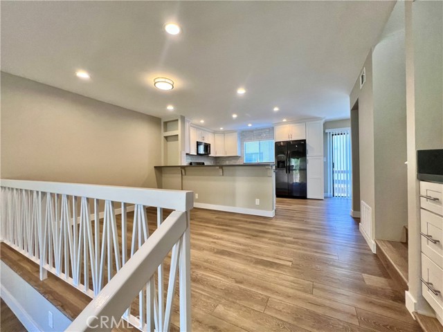 Detail Gallery Image 8 of 34 For 21730 Marylee St #27,  Woodland Hills,  CA 91367 - 3 Beds | 2/1 Baths