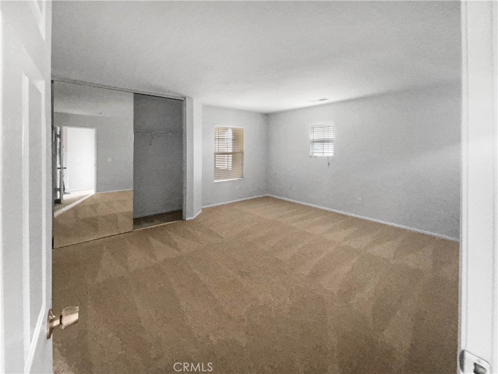 https://media.crmls.org/medias/4ac9d5a7-f38f-46ca-8289-1ac347218294.jpg?preset=X-Large