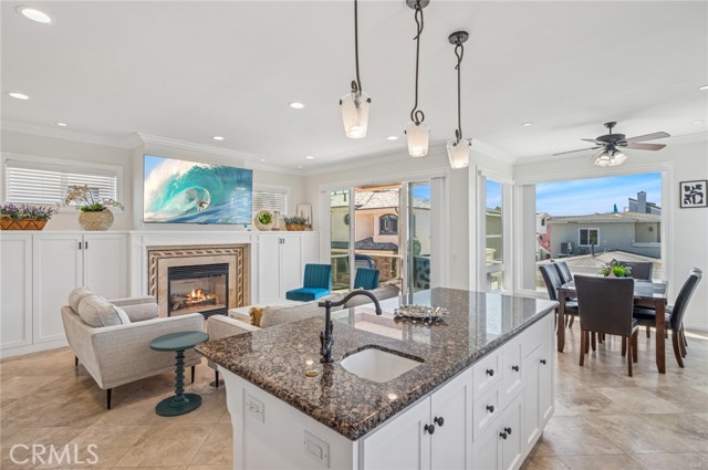 6111 Seashore Drive, Newport Beach CA: https://media.crmls.org/medias/4aca4c71-4ec6-494d-afd5-0d8fe51a83d8.jpg