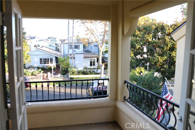 Detail Gallery Image 13 of 29 For 505 Begonia Ave, Corona Del Mar,  CA 92625 - 3 Beds | 3/1 Baths