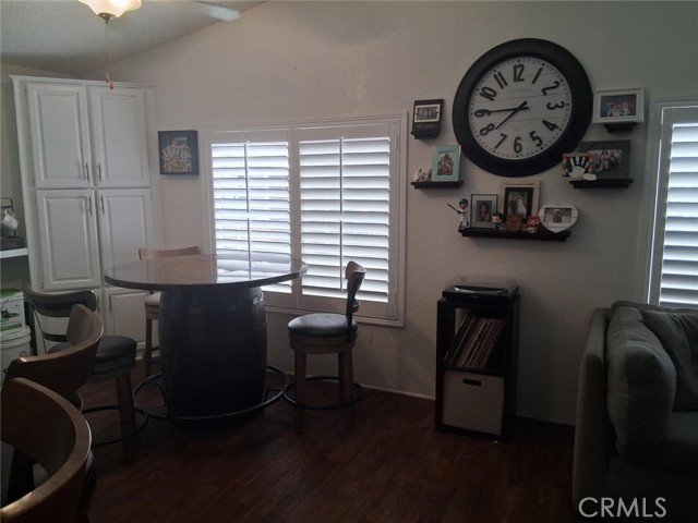 4901 Green River, Corona CA: https://media.crmls.org/medias/4acb6d5b-377b-4950-a745-47dac154758a.jpg
