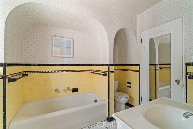 Detail Gallery Image 45 of 51 For 138 N Swall Dr, Beverly Hills,  CA 90211 - – Beds | – Baths