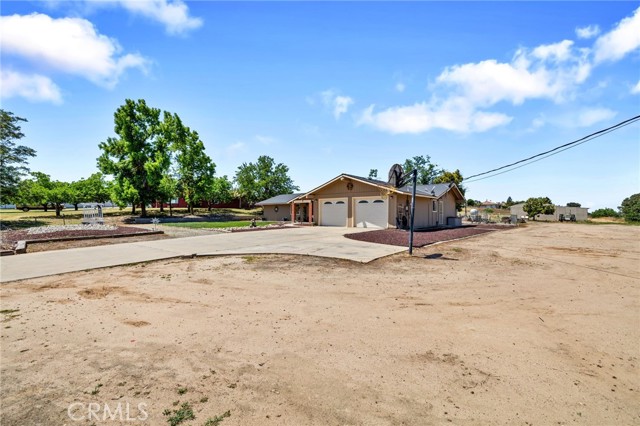 Detail Gallery Image 5 of 37 For 14260 Road 36, Madera,  CA 93636 - 3 Beds | 2 Baths