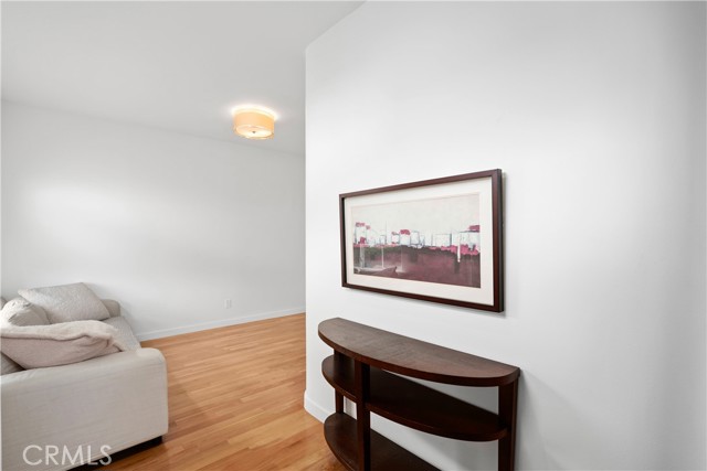 Detail Gallery Image 16 of 35 For 1733 Armacost Avenue #1,  Los Angeles,  CA 90025 - 3 Beds | 2/1 Baths