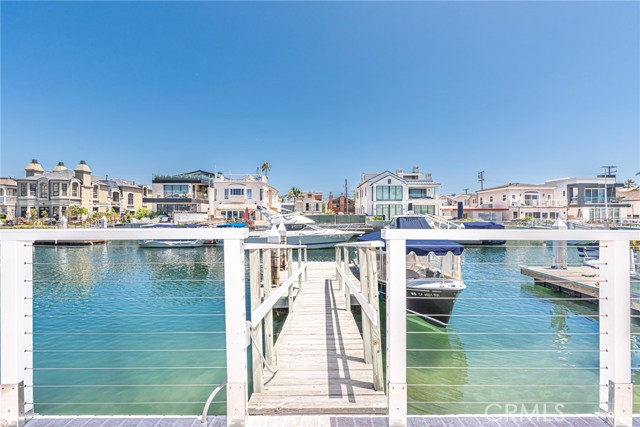 Detail Gallery Image 8 of 41 For 3717 Channel Pl, Newport Beach,  CA 92663 - 4 Beds | 2/1 Baths