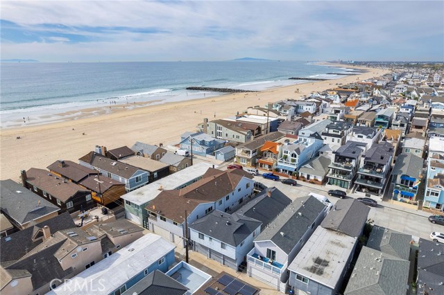 114 1/2 29TH, Newport Beach CA: https://media.crmls.org/medias/4aced8e0-3a1e-4d2d-8692-4e66f5142371.jpg