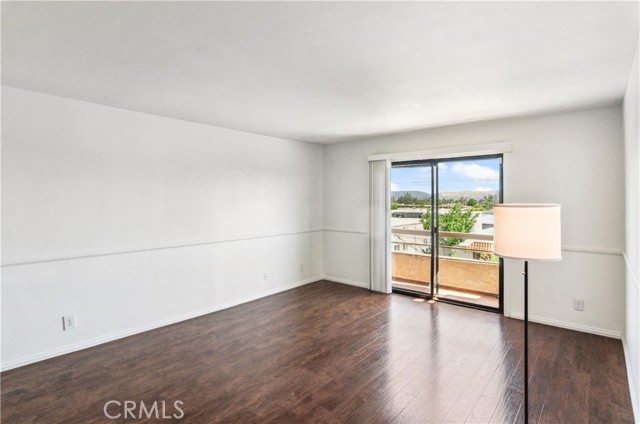8710 Independence Avenue, Canoga Park CA: https://media.crmls.org/medias/4acfa285-d9e2-40b1-bbe1-79bbebae1265.jpg