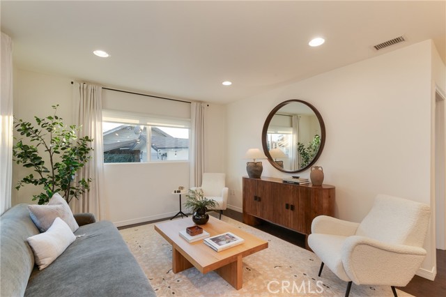 Detail Gallery Image 6 of 27 For 1609 N Avenue 51, Los Angeles,  CA 90042 - 3 Beds | 2 Baths