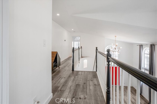 2481 S Bundy Drive, Los Angeles CA: https://media.crmls.org/medias/4ad015d4-0955-47f0-945c-c20aaee30a25.jpg
